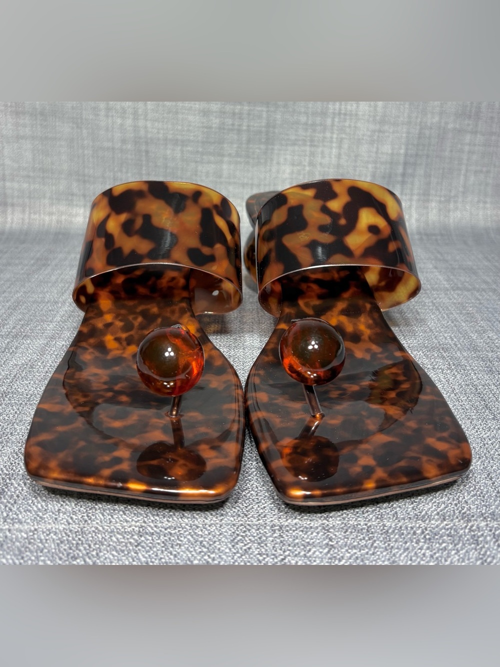 Jeffrey Campbell Latus Tortoise Print Vinyl Toe Post Ball Heel Sandals Size 9M - Picture 3 of 7